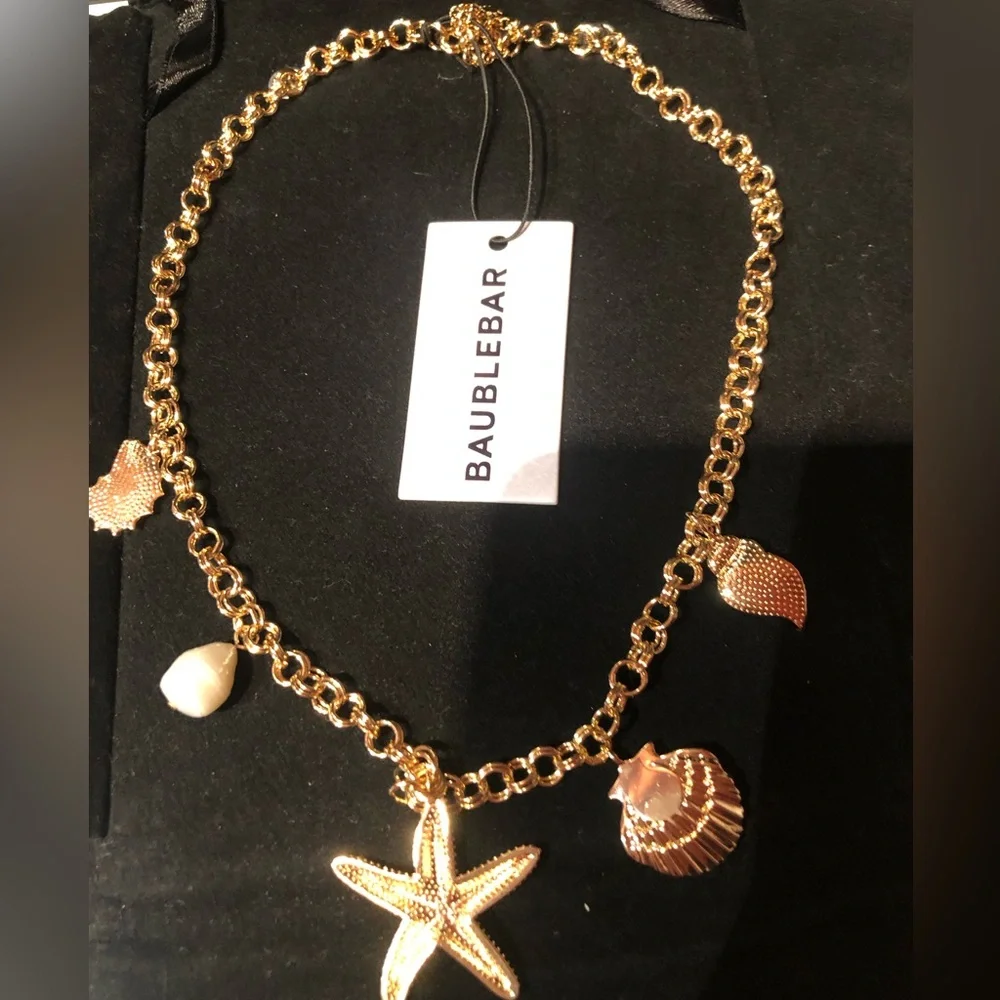 NWT Chic & Stylish BaubleBar Gold Mariam Charm 16” Necklace - Picture 2 of 3